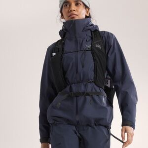 Arc’Teryx Beta Jacket black sapphire Women’s‎ Size Large New With Tags